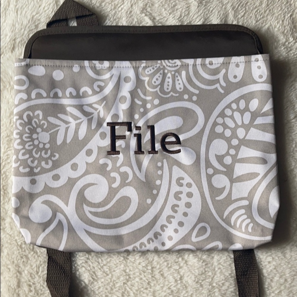 Thirty One Oh Snap Pockets